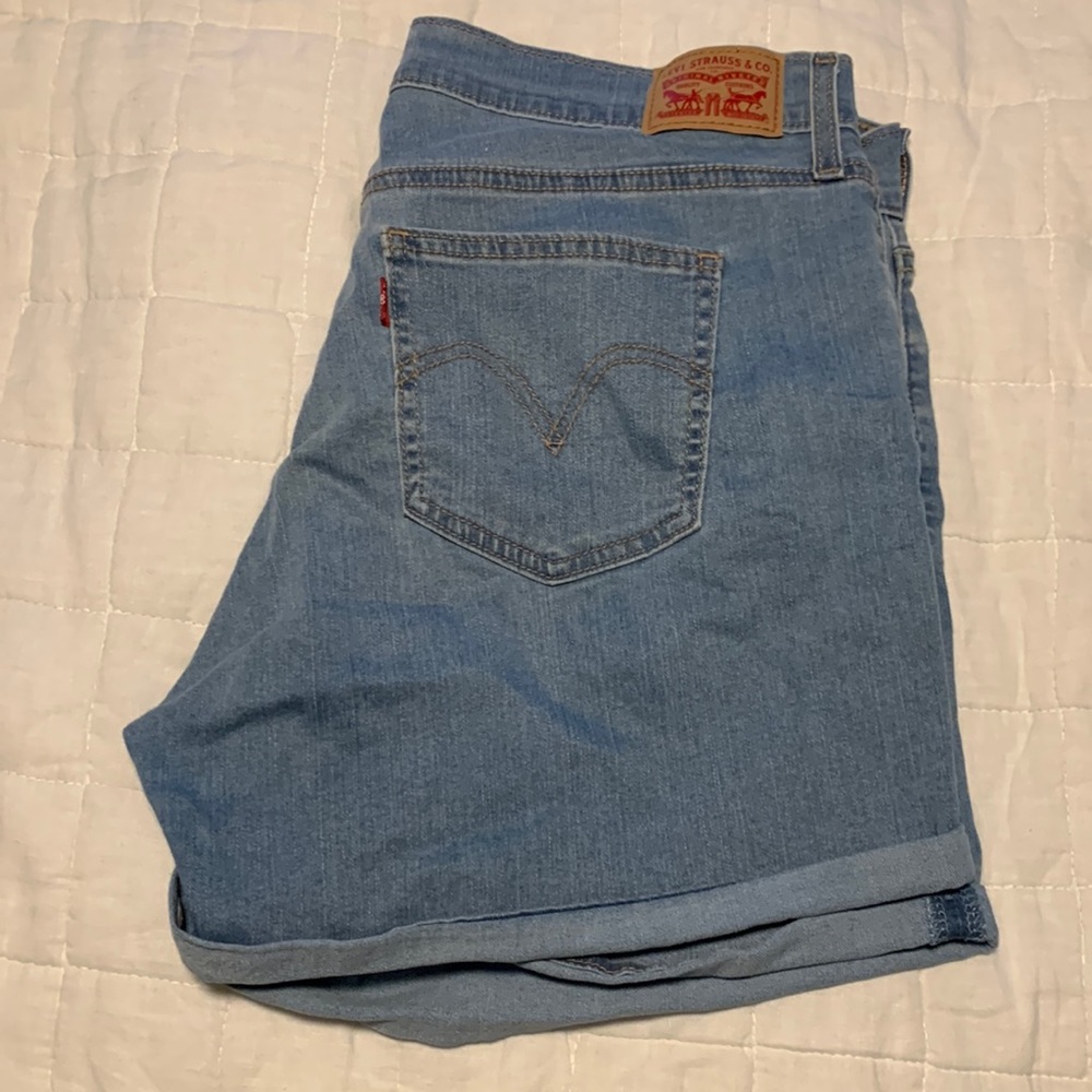 Levi’s Jean shorts, size 33